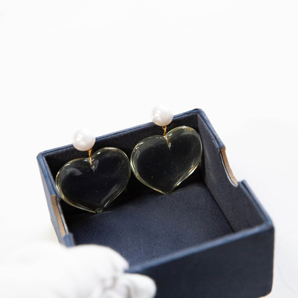 Kenneth Jay Lane Pearl Top Clear Heart Drop Earrings - Picture 8 of 8